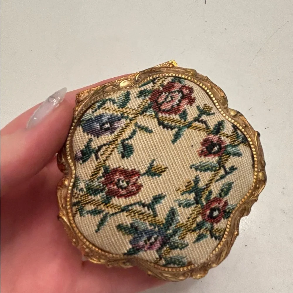 N/A vintage footed
